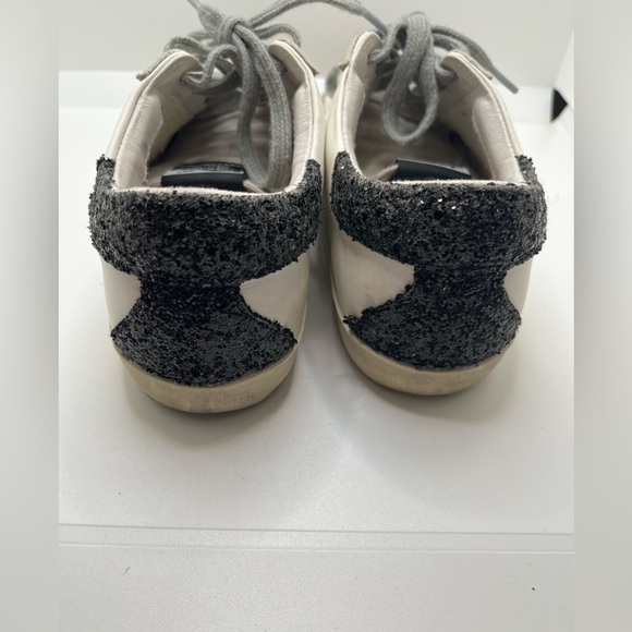 Golden goose size 9, great shape except one flaw show in pics. Could easily fix - Picture 3 of 11